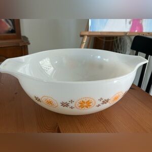Pyrex Town & Country Cinderella Bowl